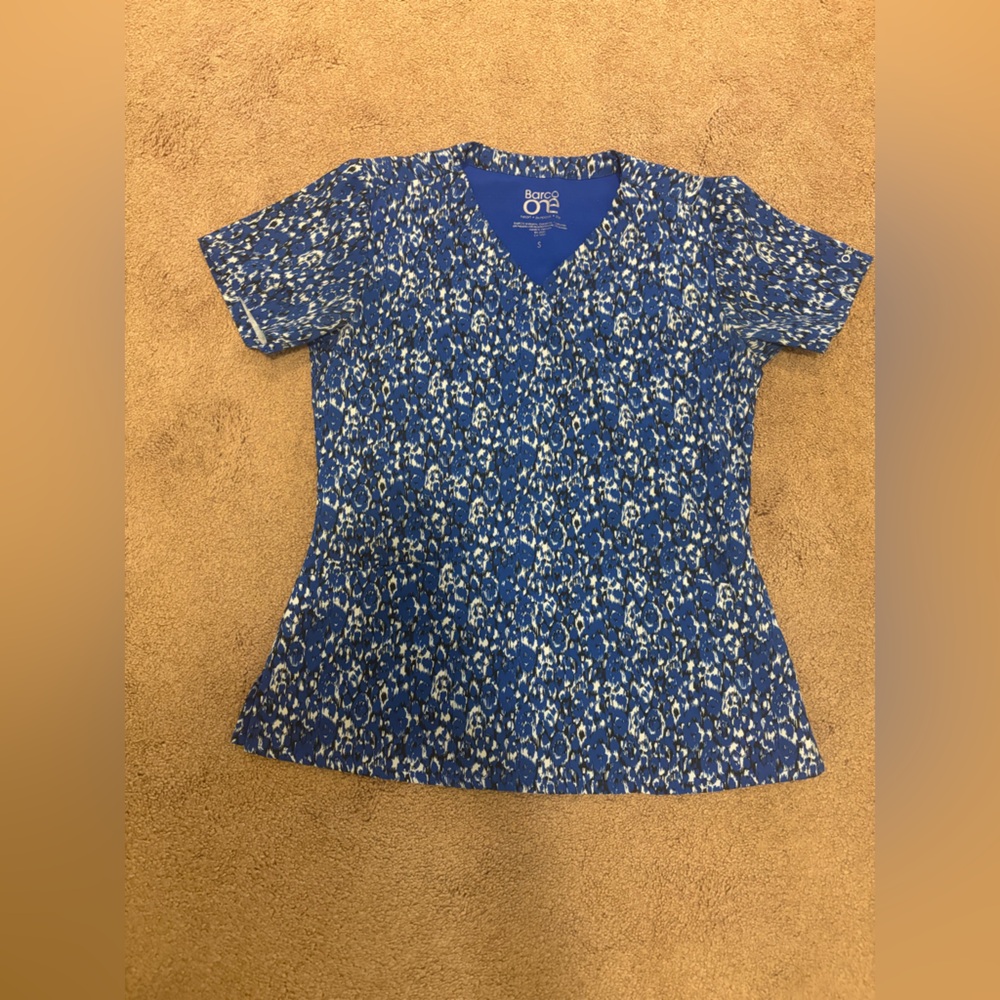 3 for $25 Barco one Uniforms Blue and White scrub top size small